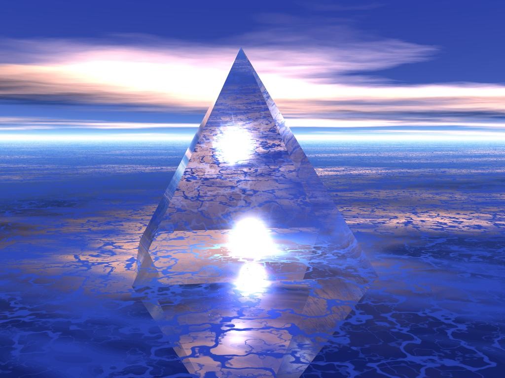 кристална пирамида