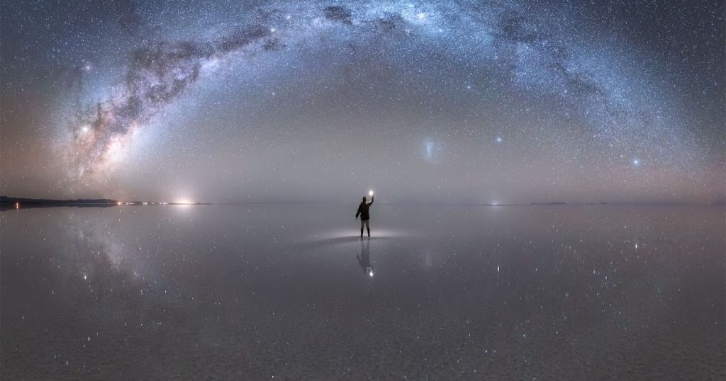 Нощното небе, отразено в най-голямото огледало на света
