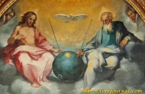 Космически спътник ли държат Светата Троица?