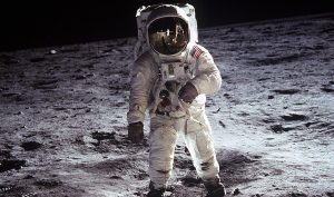 Какво наистина се случи с оригиналните ленти на НАСА за кацане на Луната?