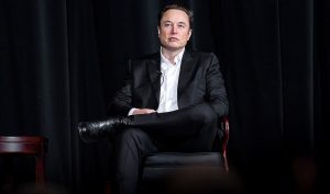 Мъск очертава план за лунен „двигател на маса“ и възможност за среща с извънземни