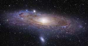 Андромеда е най-голямата галактика от Местната група, която включва още Млечния път