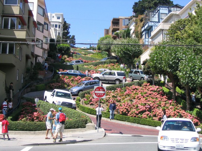 Най-кривата улица в САЩ  ул. Ломбард, Сан Франциско